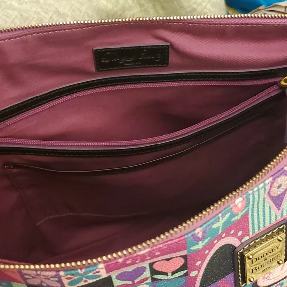 Dooney & Bourke - Disney It's a Small World - Shoulder Bag - Picture 9 of 16